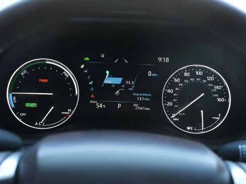 Used 2024 Toyota Sienna Platinum image 11