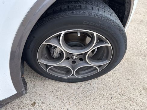 Used 2022 Alfa Romeo Stelvio Ti image 16