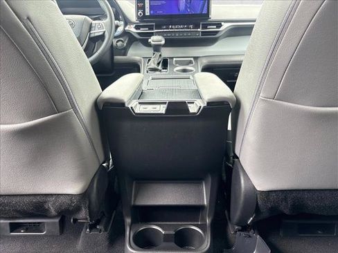 Certified 2026 Toyota Sienna XLE FWD image 18