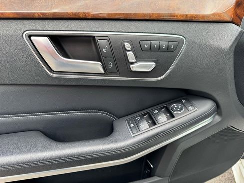 Used 2014 Mercedes-Benz E 350 4MATIC Sedan image 13
