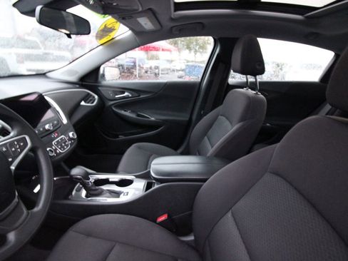 Used 2022 Chevrolet Malibu LT FWD image 10