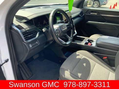 Certified 2025 GMC Acadia Elevation AWD/4WD image 11