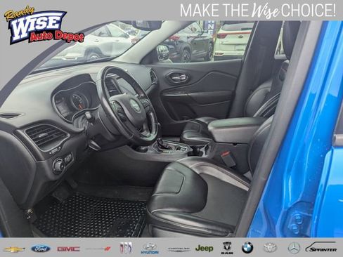 Used 2021 Jeep Cherokee Trailhawk image 9