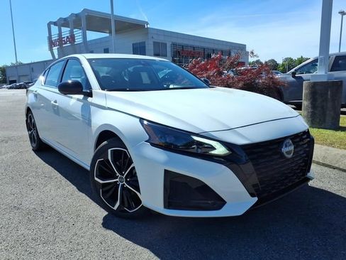 New 2026 Nissan Altima 2.5 SR FWD image 1