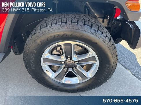 Used 2022 Jeep Wrangler Unlimited Sahara w/ Cold Weather Group AWD/4WD image 11