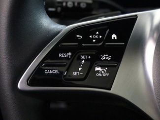Used 2025 Mercedes-Benz GLC 300 4MATIC video 4