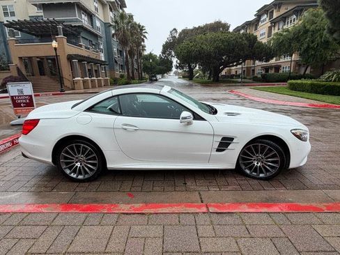 Used 2018 Mercedes-Benz SL 550 image 62