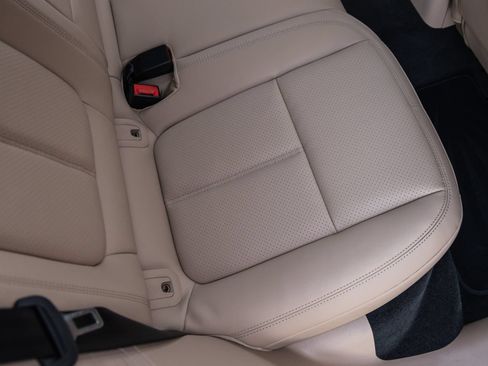 Certified 2026 Porsche Macan AWD/4WD image 37