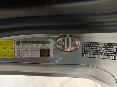 Used 2021 Porsche 718 Boxster RWD image 77