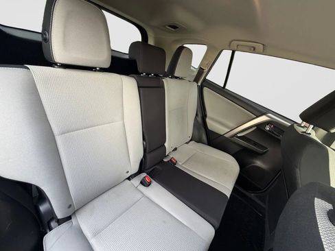 Used 2017 Toyota RAV4 XLE AWD/4WD image 18