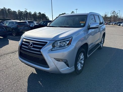 Used 2015 Lexus GX 460 image 4