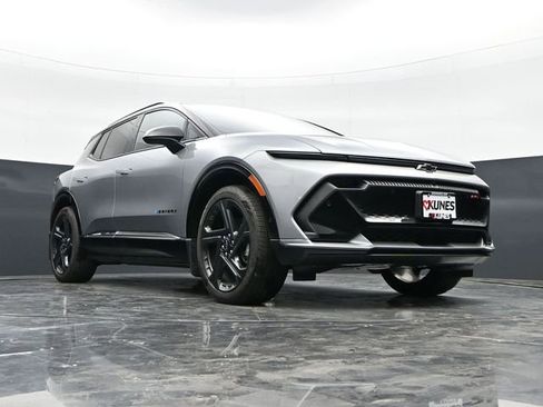 Used 2024 Chevrolet Equinox EV RS w/ Active Safety Package 3 FWD image 34