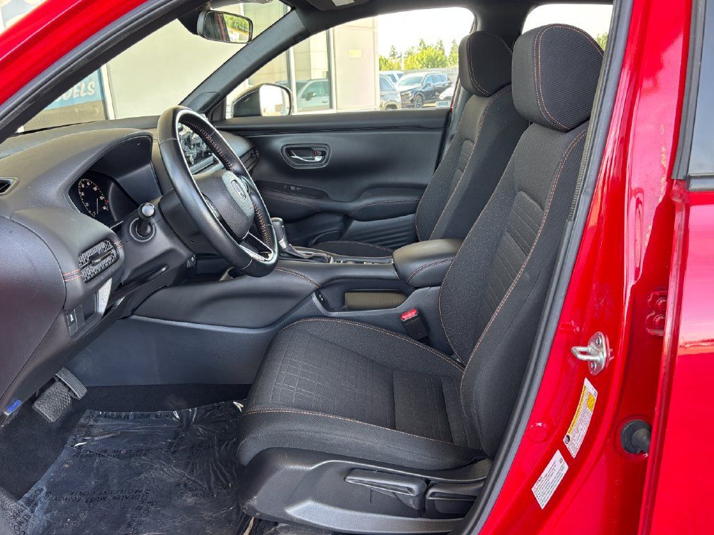 Used 2025 Honda HR-V Sport image 20