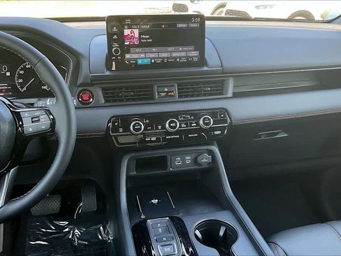 New 2025 Honda Pilot TrailSport image 13