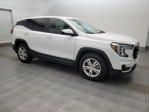 Used 2024 GMC Terrain SLE FWD image 11