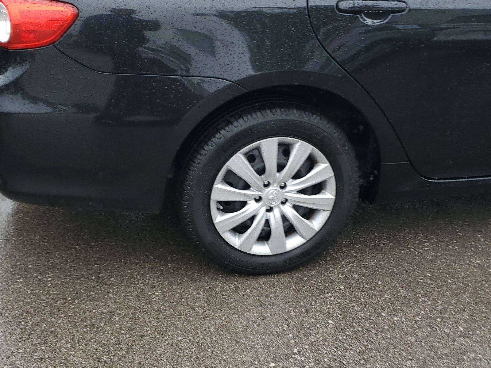 Used 2013 Toyota Corolla LE FWD image 5