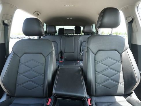 Used 2024 Volkswagen Atlas SE AWD/4WD image 37