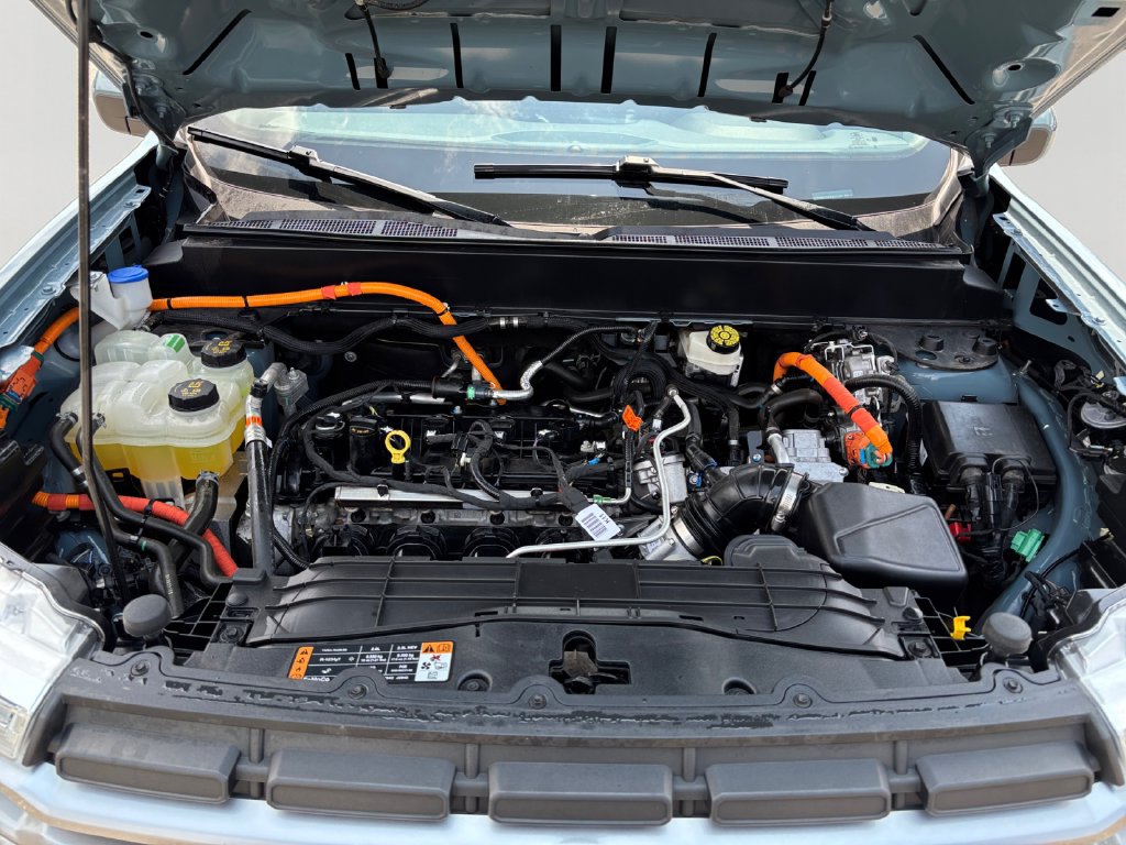 Used 2023 Ford Maverick Lariat w/ Lariat Luxury Package FWD image 9