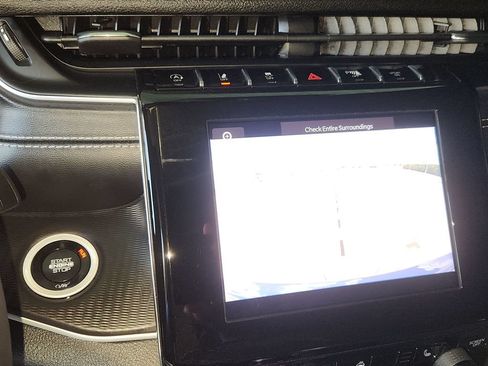 Used 2024 Jeep Grand Cherokee Altitude RWD image 34