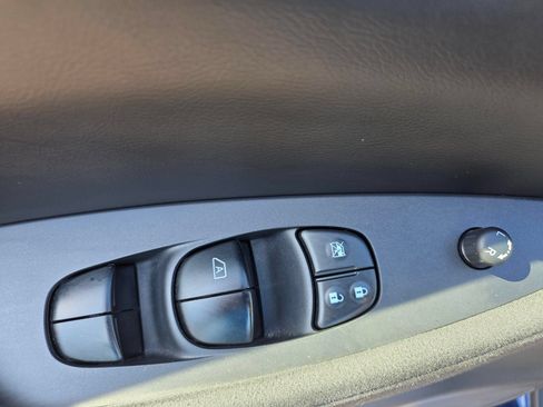 Used 2017 Nissan Leaf S w/ Charge Package FWD image 22