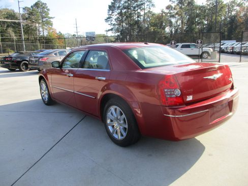 Used 2010 Chrysler 300 Touring image 9