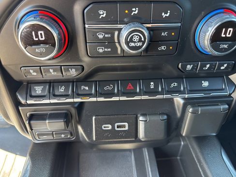 Used 2022 Chevrolet Silverado 3500 LTZ w/ LTZ Texas Edition image 43