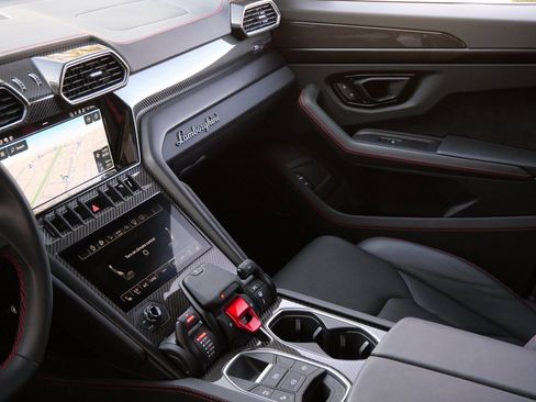 Used 2023 Lamborghini Urus S image 16