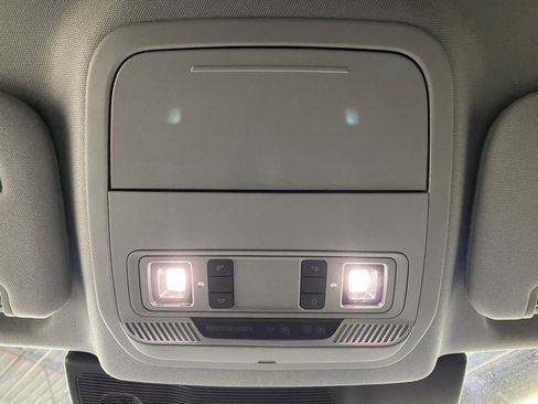 Used 2023 Ford Explorer Limited image 41