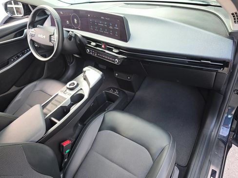 Used 2022 Kia EV6 Light RWD image 27