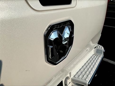 Used 2019 RAM 1500 Laramie AWD/4WD image 24