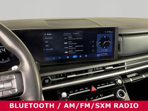 Used 2025 Hyundai Santa Fe SE FWD image 9