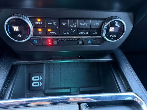 Used 2019 Ford Expedition Limited w/ Equipment Group 302A image 26