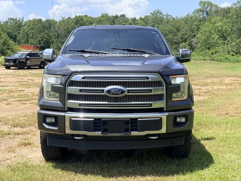 Used 2017 Ford F150 Platinum w/ Equipment Group 701A Luxury AWD/4WD image 32