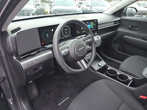 Certified 2024 Hyundai Kona SE image 6