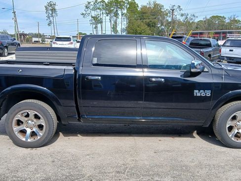 Used 2014 RAM 1500 Laramie w/ Convenience Group image 9