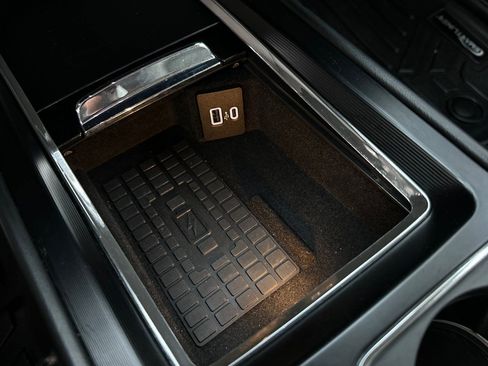 Used 2023 Lincoln Corsair FWD w/ Equipment Group 101A image 31