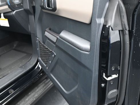 Used 2024 Ford Bronco Wildtrak image 35