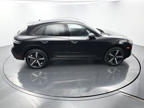 Certified 2025 Porsche Macan image 40