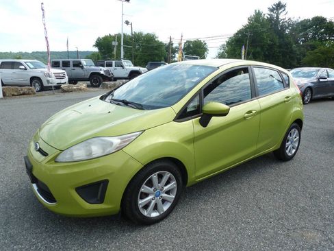Used 2012 Ford Fiesta SE FWD image 1