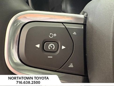 Used 2025 Volvo XC40 B5 Plus w/ Climate Package AWD/4WD image 12