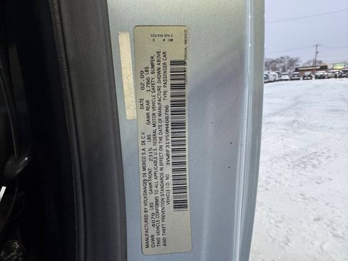 Used 2009 Volkswagen Beetle S image 39