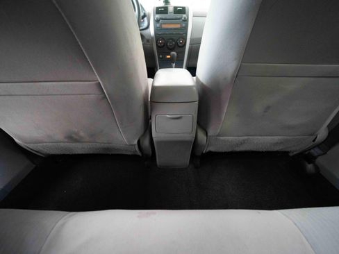 Used 2010 Toyota Corolla LE FWD image 22