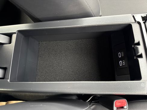 New 2026 Toyota Prius Plug-In Hybrid FWD image 13