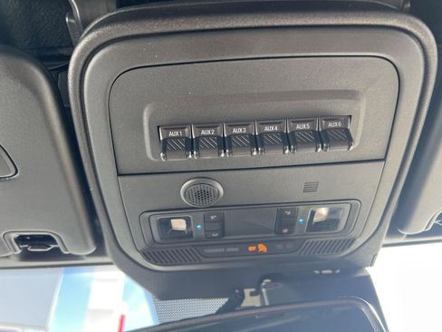 Used 2023 Ford Bronco Wildtrak image 27