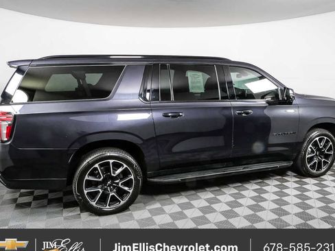 Used 2022 Chevrolet Suburban RST w/ Luxury Package image 28