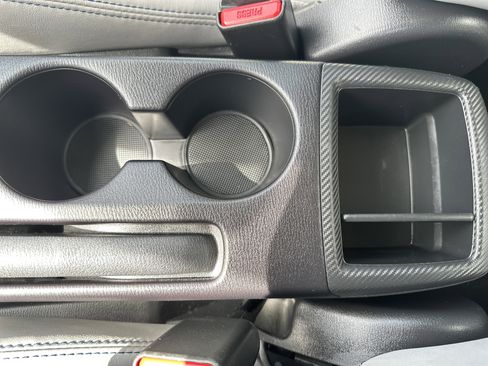 Used 2020 Toyota Yaris XLE image 25