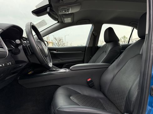 Used 2020 Toyota Camry XSE image 14