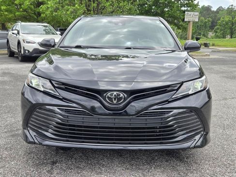 Used 2019 Toyota Camry LE FWD image 2
