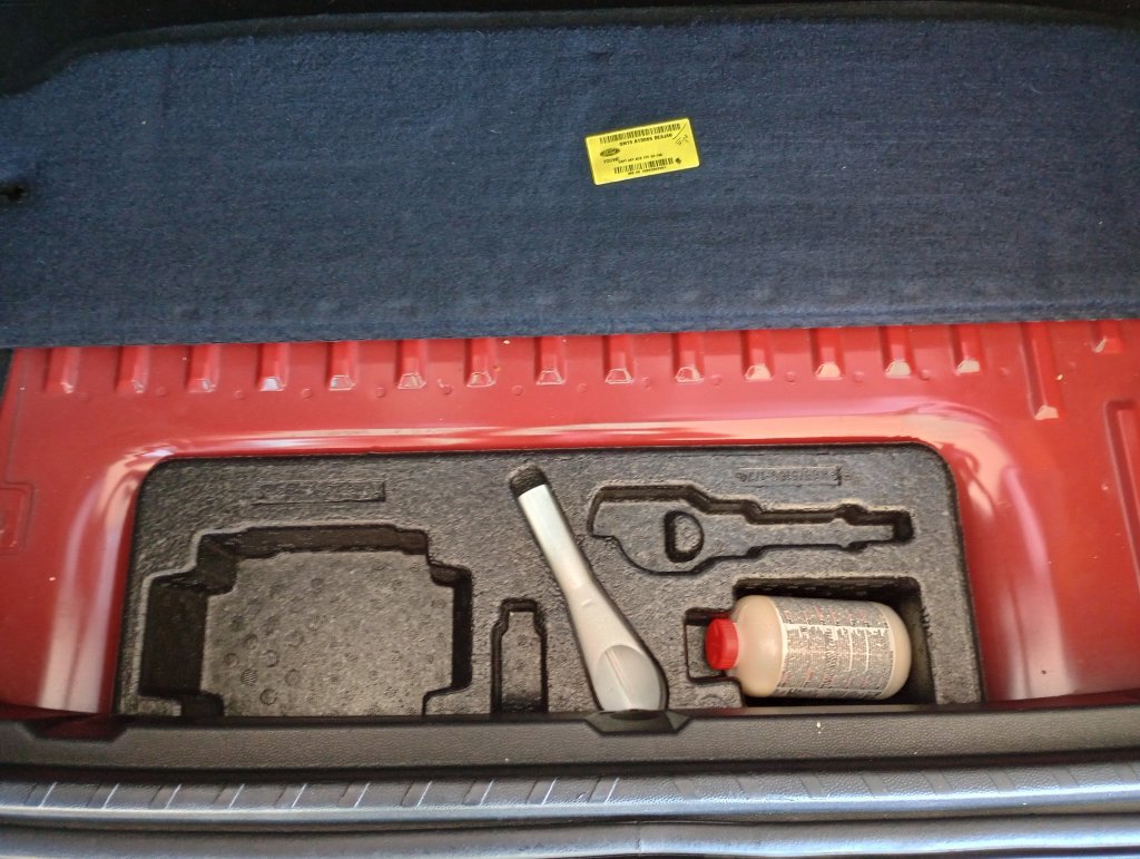 Used 2021 Ford EcoSport Titanium FWD image 32