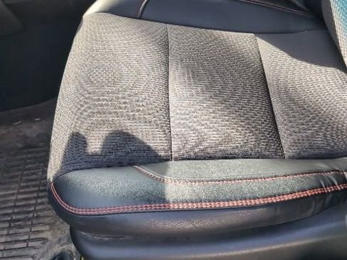 Used 2016 Toyota Camry SE image 11